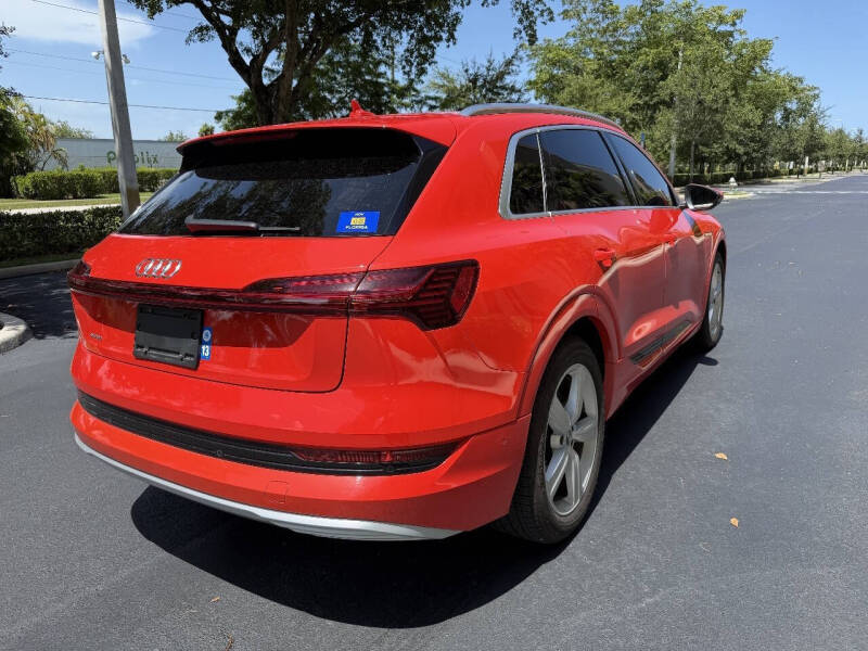 2019 Audi e-tron quattro Premium Plus