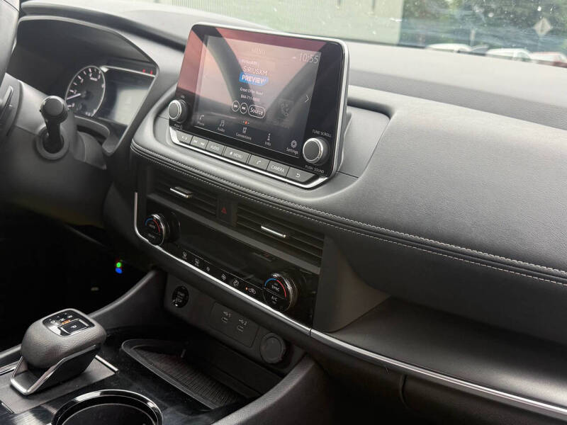 2025 Nissan Rogue SV
