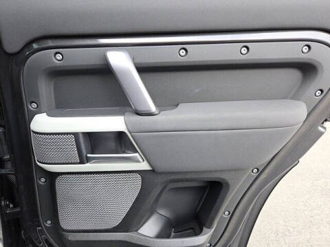 2023 Land Rover Defender 130 X-Dynamic SE