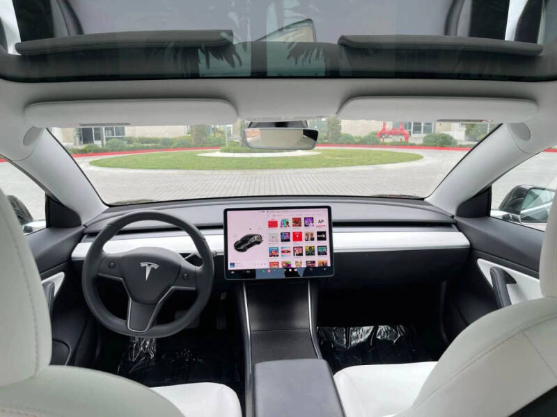 2019 Tesla Model 3 Standard Range Plus