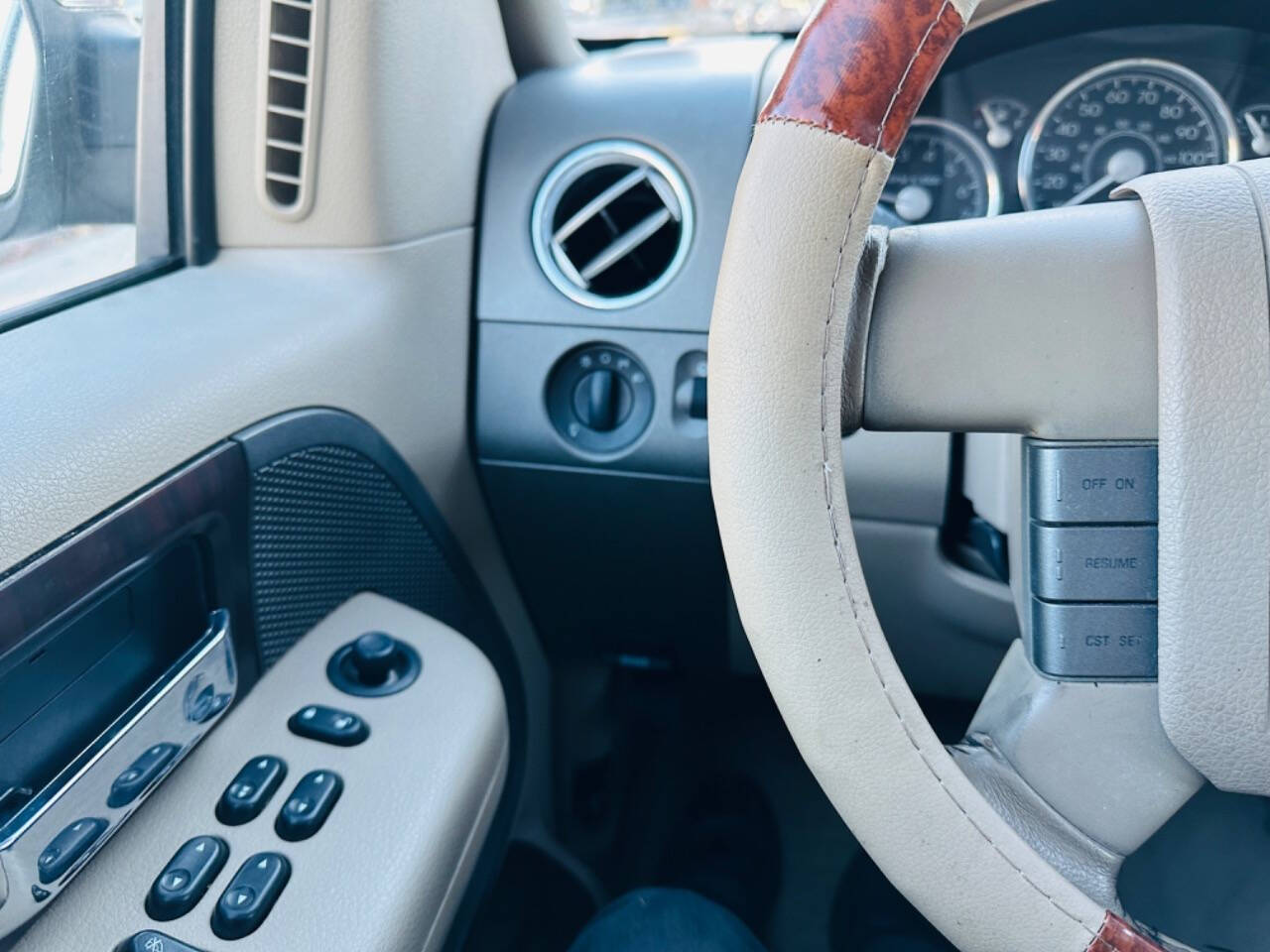 2006 Lincoln Mark LT for sale at American Dream Motors in Winchester, VA