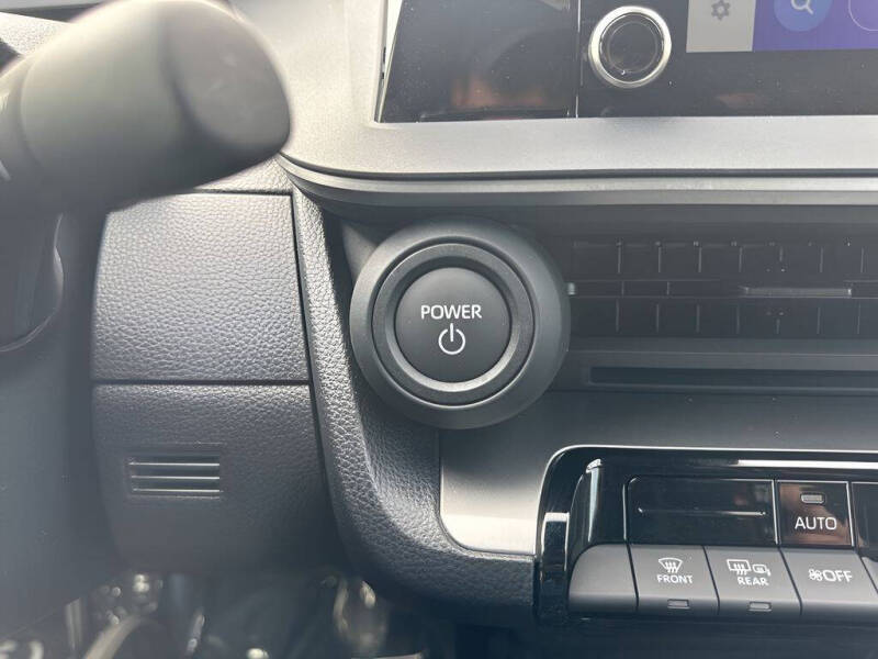 2025 Toyota Prius LE