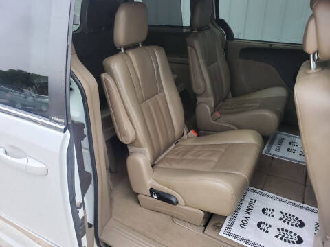 2014 Chrysler Town and Country Touring-L