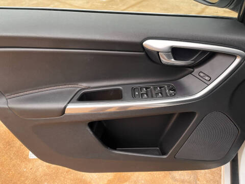 2017 Volvo XC60 T6 Dynamic