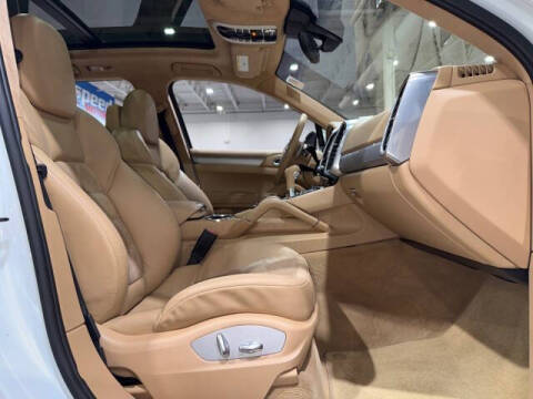 2013 Porsche Cayenne GTS