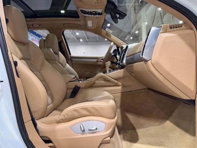 2013 Porsche Cayenne GTS