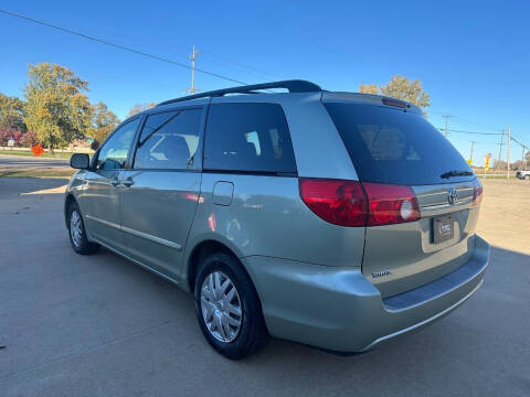 2006 Toyota Sienna LE 7 Passenger