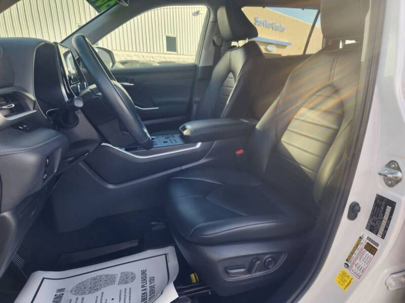 2023 Toyota Highlander XLE