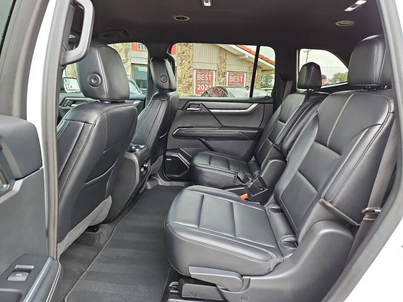 2024 GMC Acadia Elevation