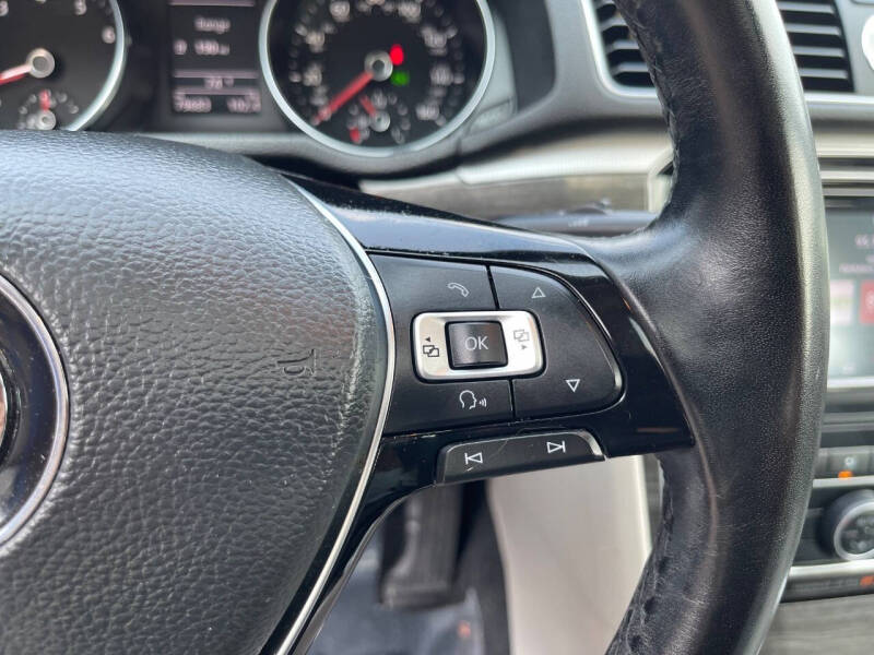 2016 Volkswagen Passat 1.8T SE