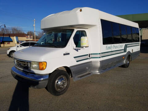 2006 Ford E-Series for sale at R & S TRUCK & AUTO SALES in Vinita OK