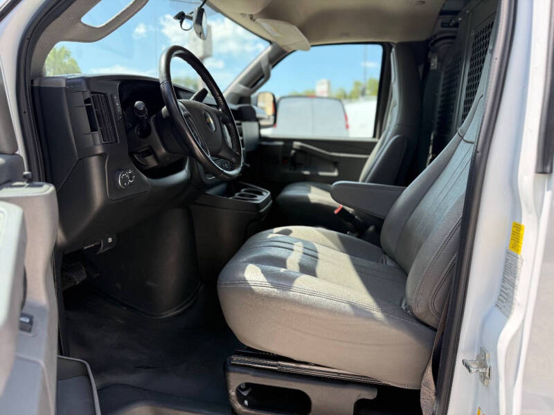 2023 Chevrolet Express 2500