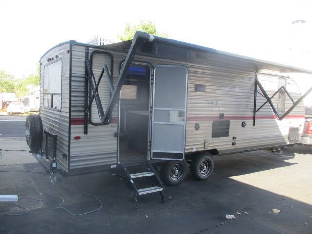 2018 SOLD Forest River Cherokee Grey Wolf limited 23M