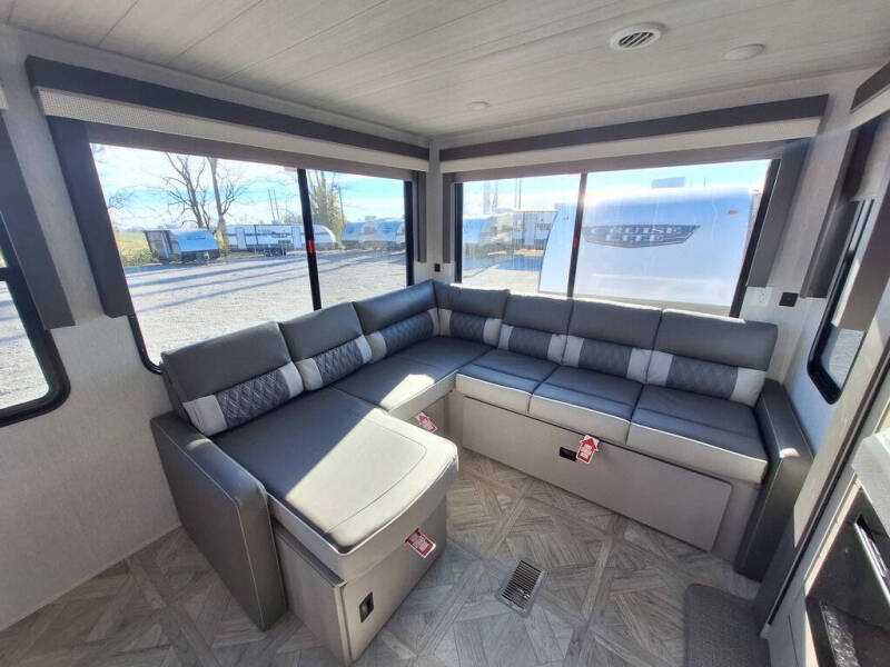 2024 Forest River Salem 28VIEW