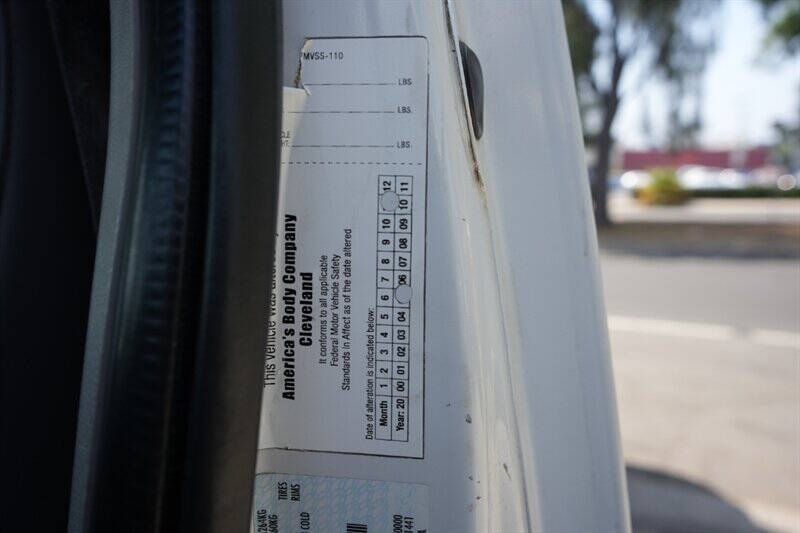 2006 Ford E-Series E-350 SD