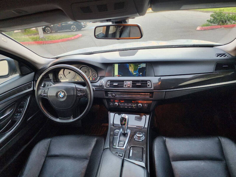 2012 BMW 5 Series 528i