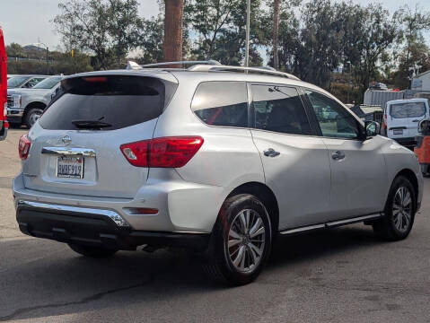 2020 Nissan Pathfinder S