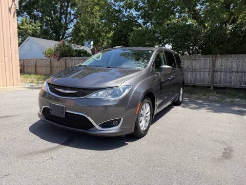 2017 Chrysler Pacifica Touring Plus