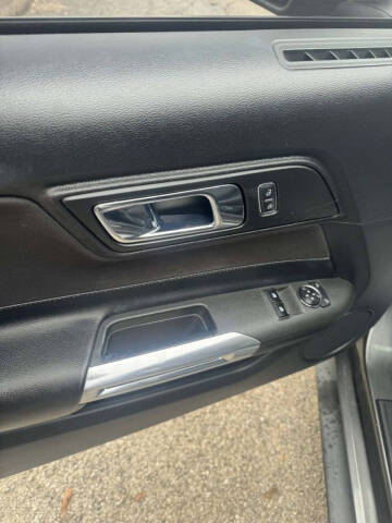 2016 Ford Mustang V6