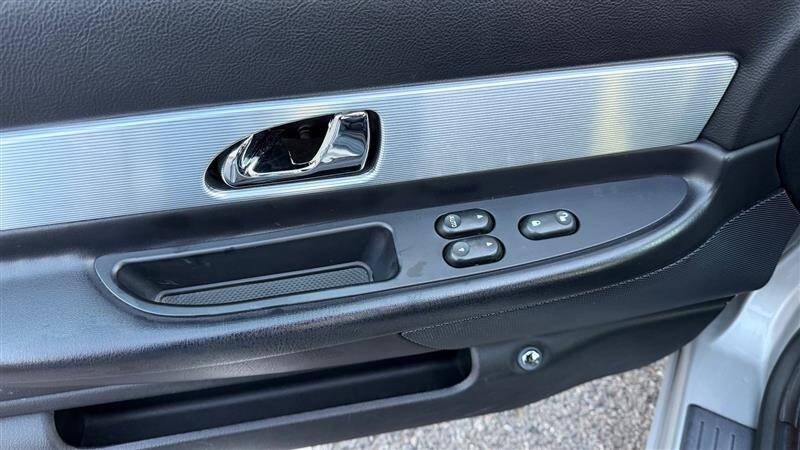 2004 Ford Thunderbird Deluxe