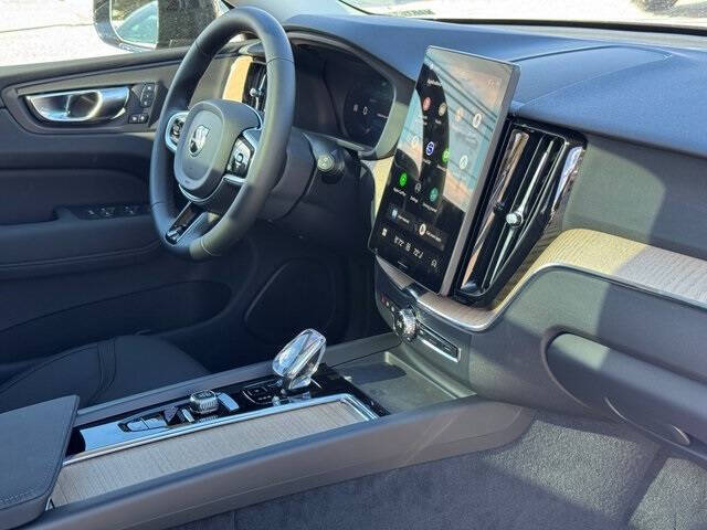 2026 Volvo XC60 T8 Plus