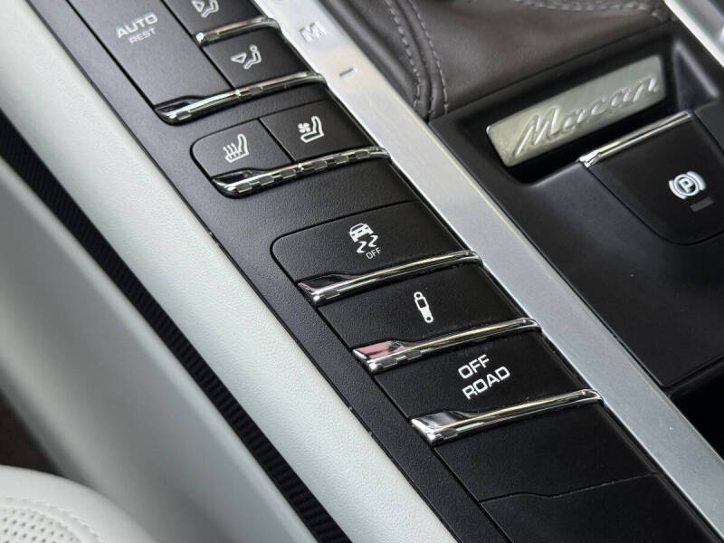 2021 Porsche Macan Turbo