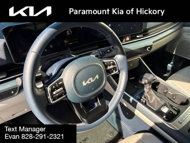 2025 Kia Carnival EX