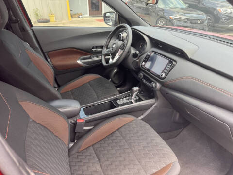 2021 Nissan Kicks SR