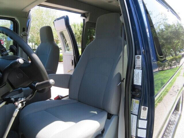 2011 Ford E-Series E-350 SD XLT