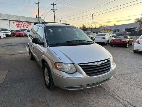 2005 Chrysler Town and Country for sale at Green Ride Inc in Nashville TN