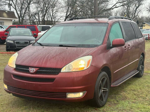 2005 Toyota Sienna for sale at Texas Select Autos LLC in Mckinney TX