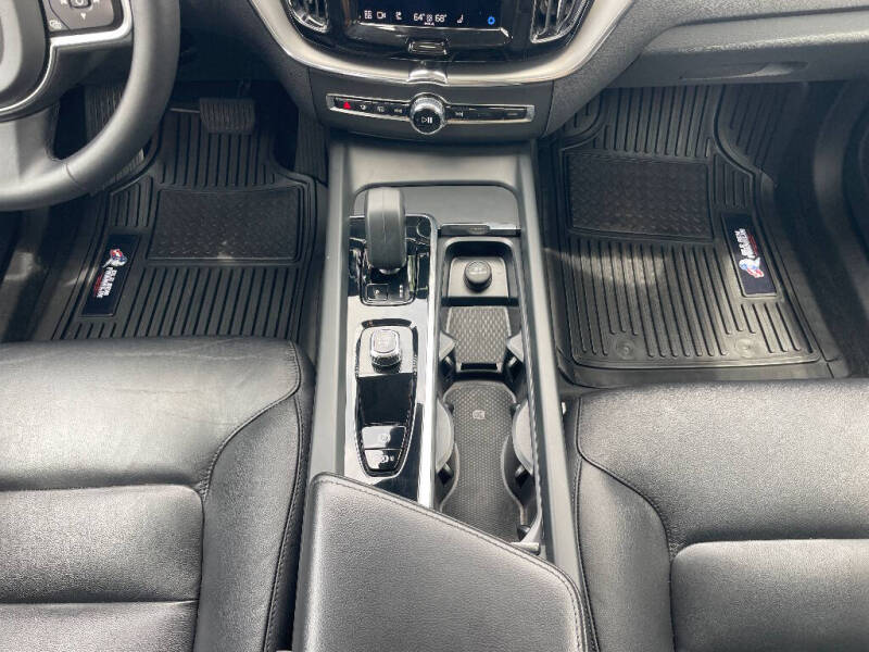 2023 Volvo XC60 B5 Core