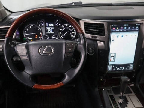 2013 Lexus LX 570