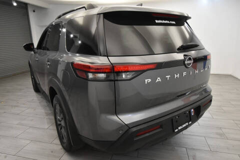 2022 Nissan Pathfinder SV