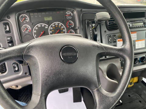 2015 Freightliner M2 106