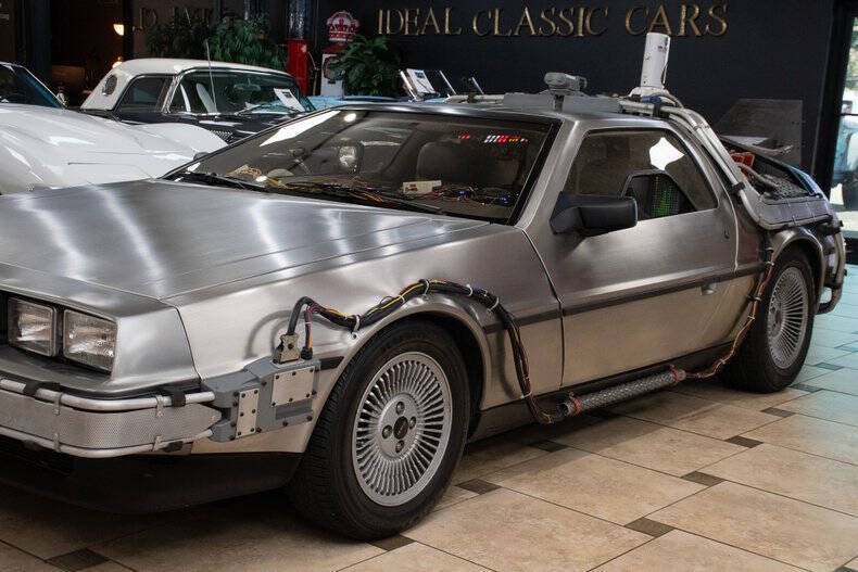 1981 DeLorean DMC-12