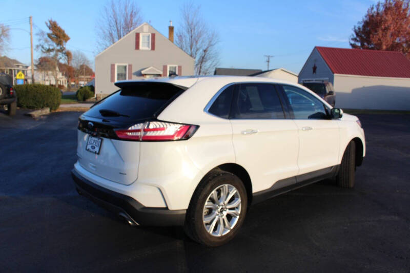 2023 Ford Edge Titanium