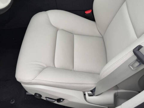 2025 Volvo XC60 T8 Plus Dark Theme