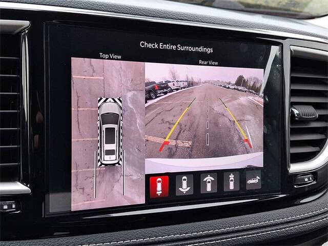 2023 Chrysler Pacifica Plug-In Hybrid Touring L