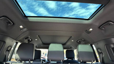 2024 Land Rover Defender 130 P400 X-Dynamic SE