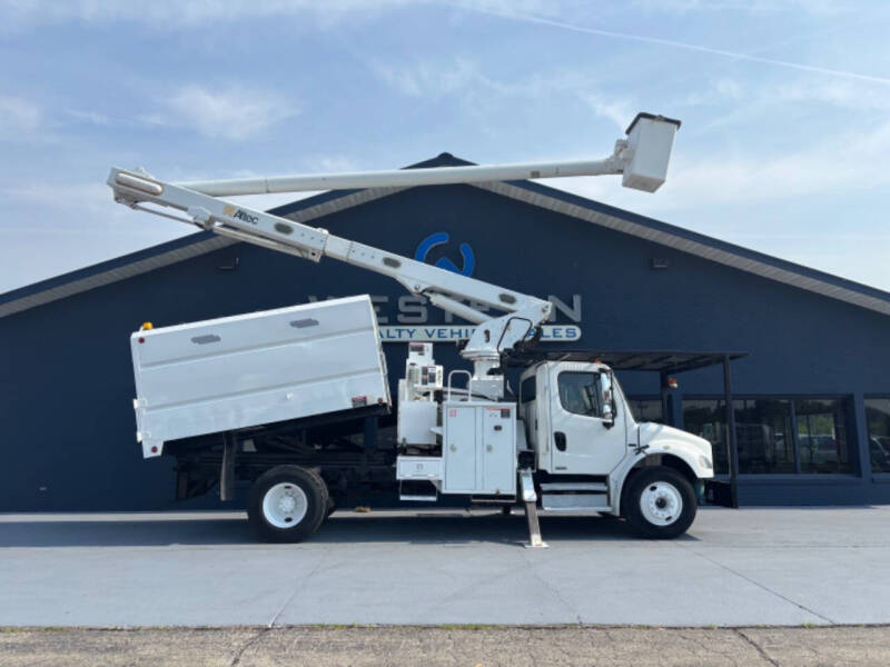 2009 Freightliner Business class M2