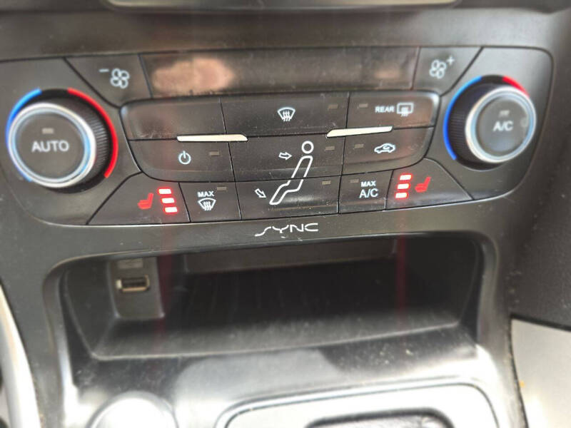 2017 Ford Focus Titanium