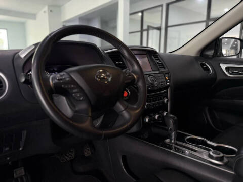 2020 Nissan Pathfinder S