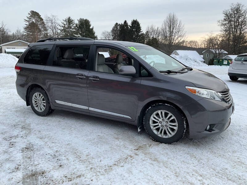 2012 Toyota Sienna XLE 8-Passenger
