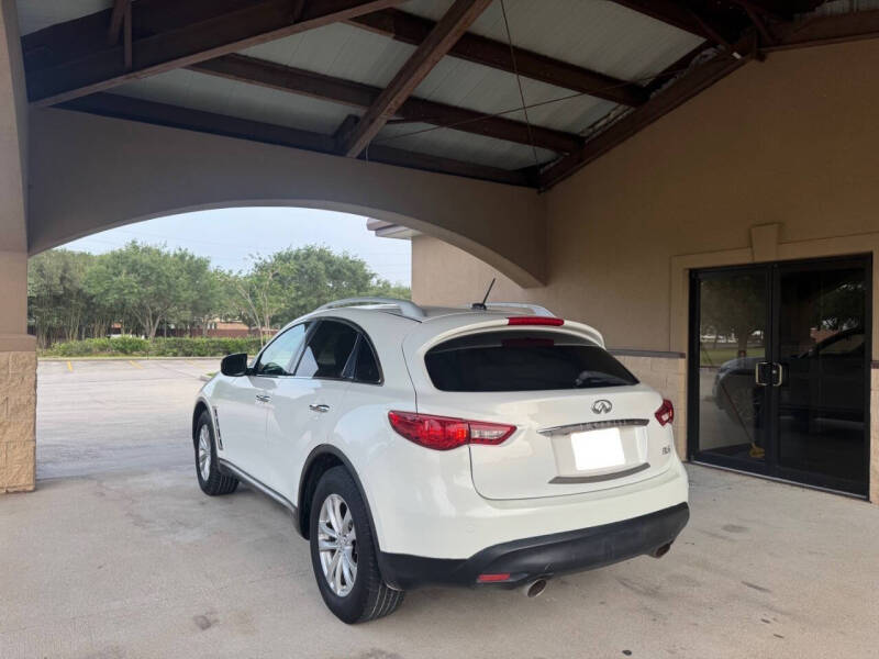 2011 Infiniti FX35