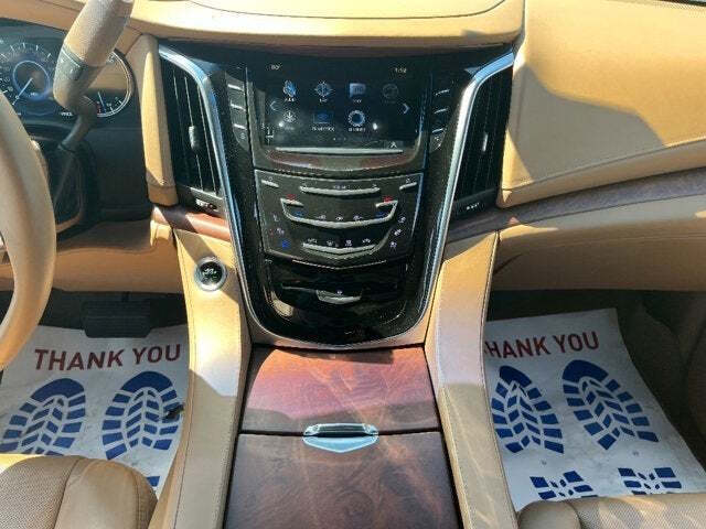 2017 Cadillac Escalade ESV 34