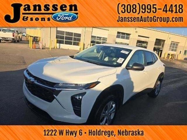 2025 Chevrolet Trax LS