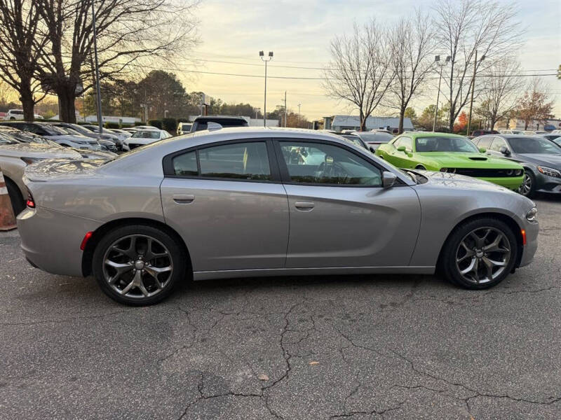 2015 Dodge Charger SXT photo 6