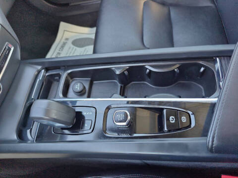 2024 Volvo S60 B5 Core Dark Theme