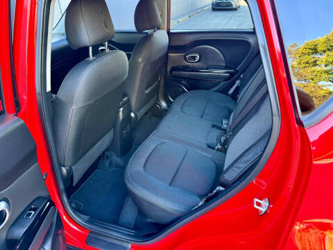2019 Kia Soul +